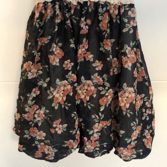 Dress with floral bottom - Picture 6 of 12